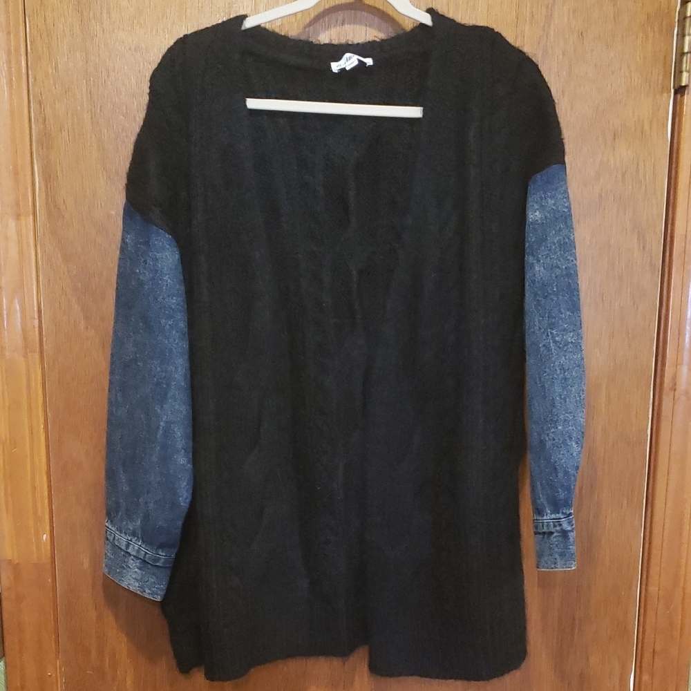 MACARON Black and Blue Women's Cardigan